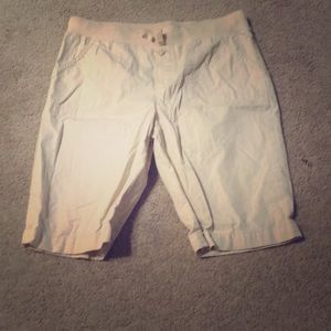 3/$15 girls Faded glory khaki shorts